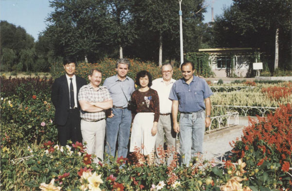 趙九祥早期與意大利、日本自動(dòng)化設(shè)備專(zhuān)家在一起